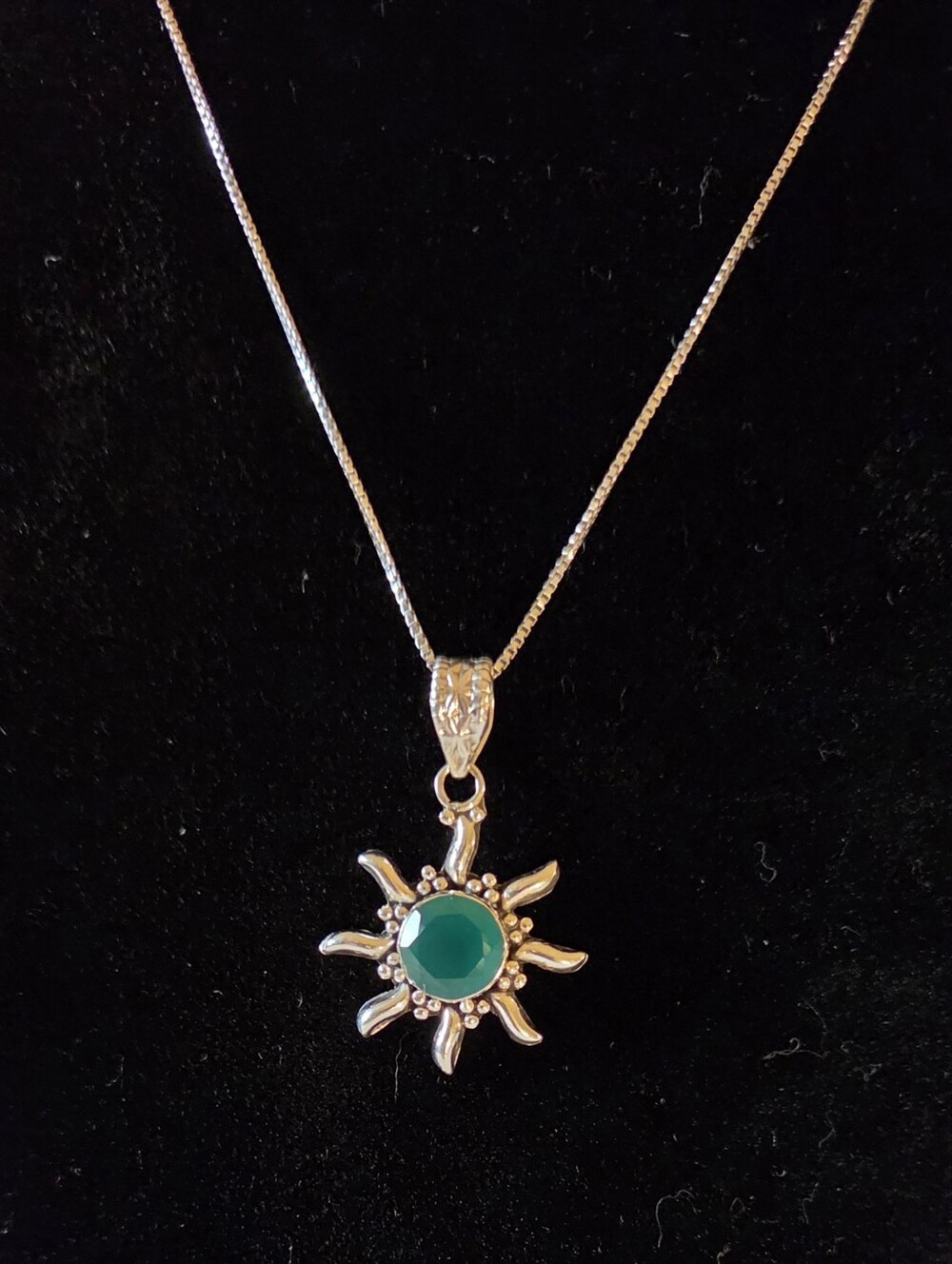 The Silver Mesa Sterling Silver Green Chalcedony Sunburst Pendant Necklace 16" - Picture 3 of 6